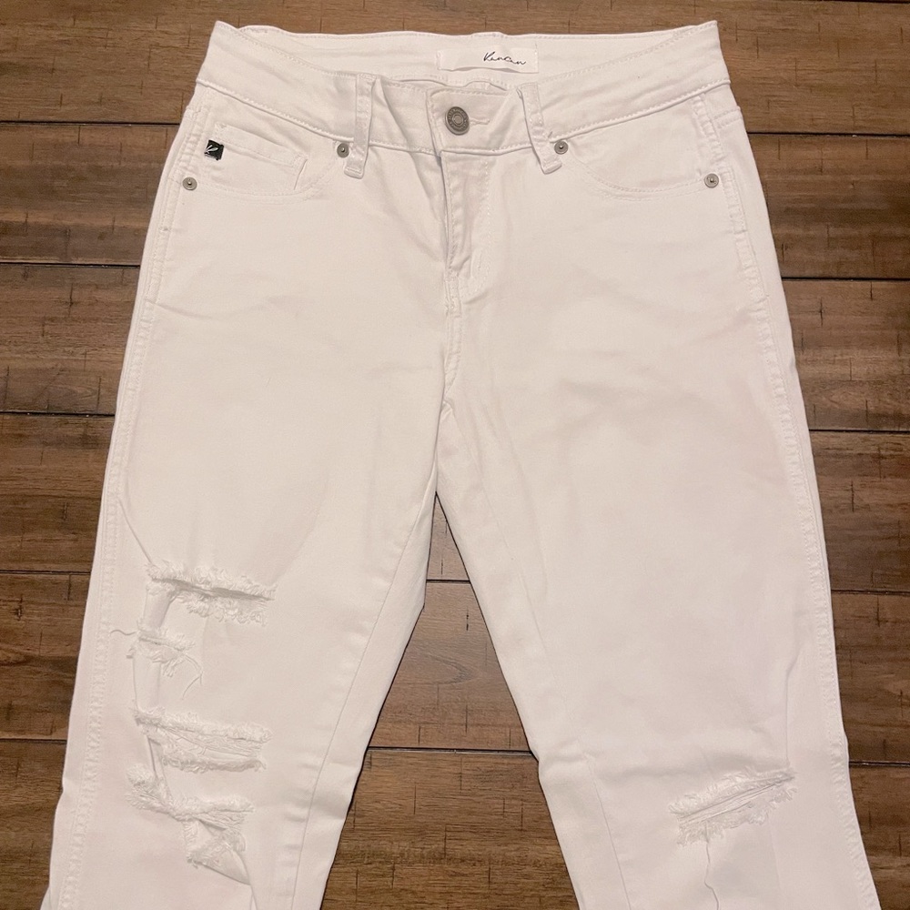 VICI mid rise white skinny Jean. Size 26